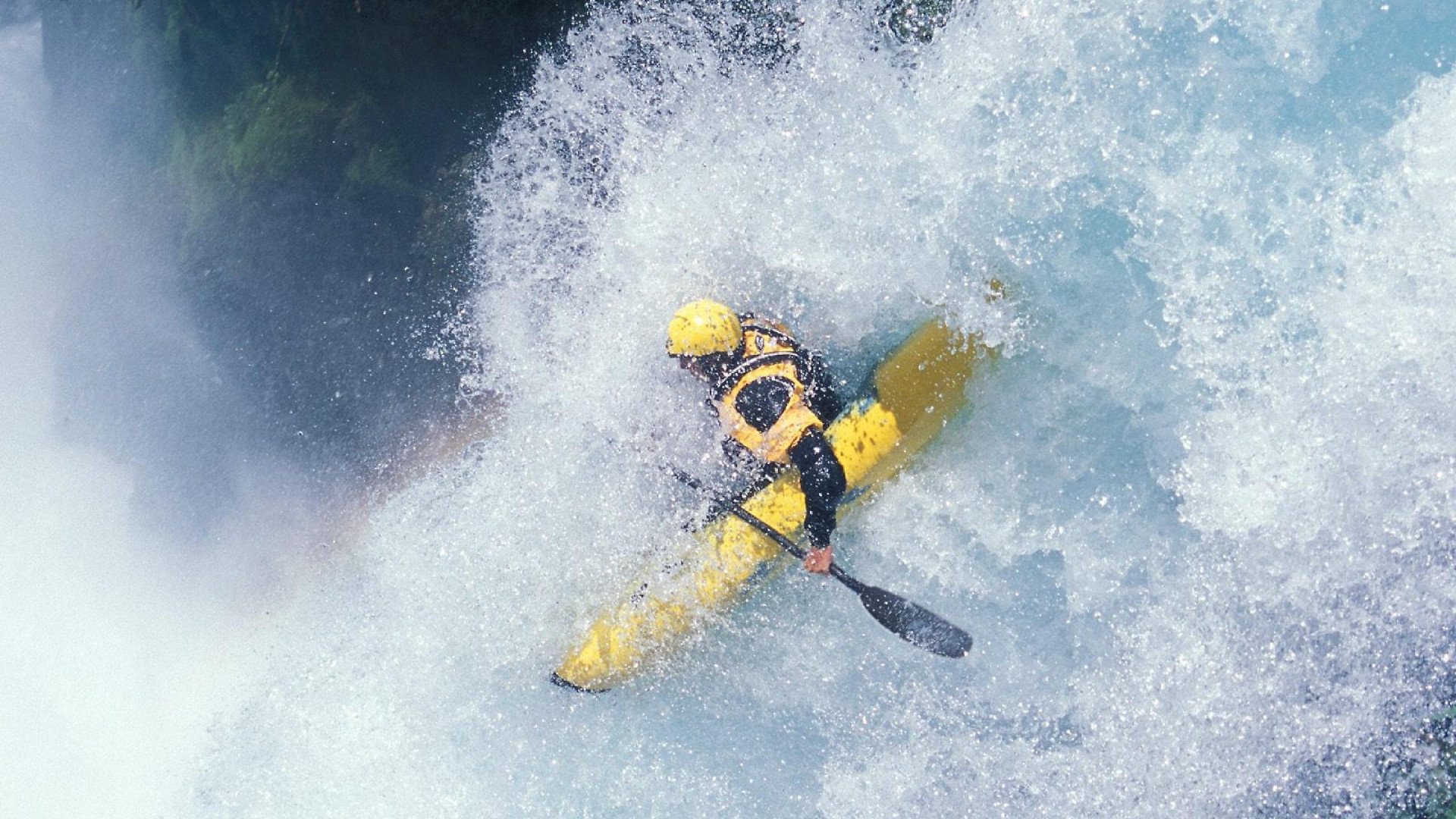 雪橇世界杯激战正酣,德国选手再创赛道纪录,中国队展现突破潜力